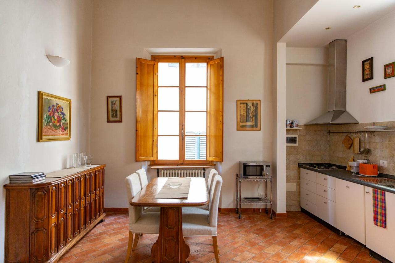 Lovely One Bedroom Apartment Nearby Ponte Vecchio Флоренция Екстериор снимка